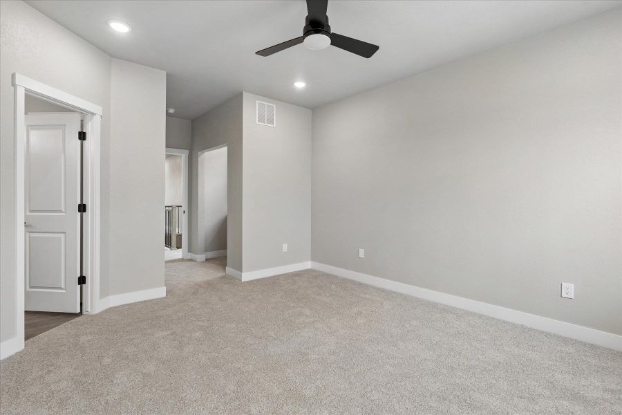 Spacious, unfurnished interior of a new home in Aspen Meadows, Colorado Springs (Image 30). Spacious, unfurnished interior of a new home in Aspen Meadows, Colorado Springs (Image 30).