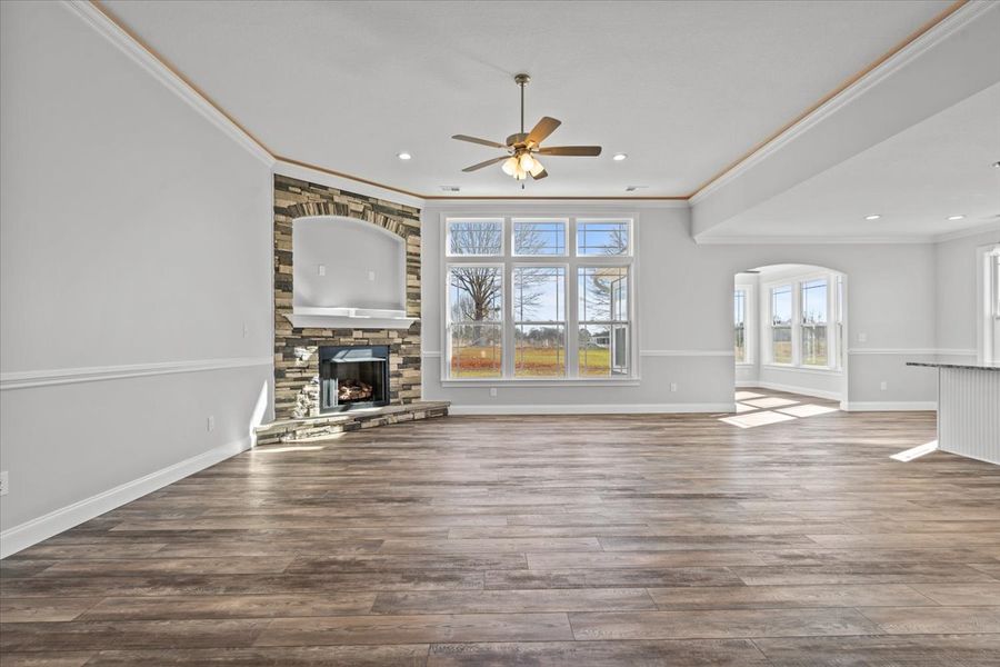 Representative unfurnished interior of a home built from the Roosevelt by Enchanted Homes in Guadalupe Heights, Seguin (Image 27).