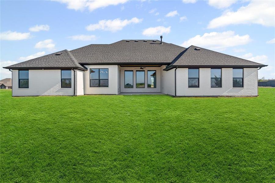 Exterior details and patio area of a home in Lanzara Ranch, Godley (Image 3).