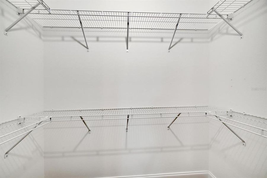 Spacious, unfurnished interior of a new home in , Tampa (Image 24).