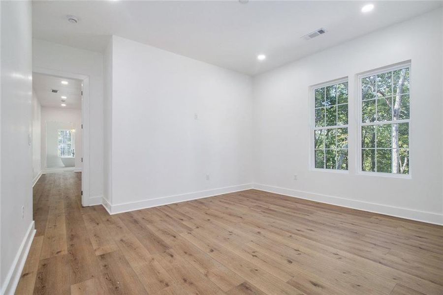 Spacious, unfurnished interior of a new home in , Dawsonville (Image 34).