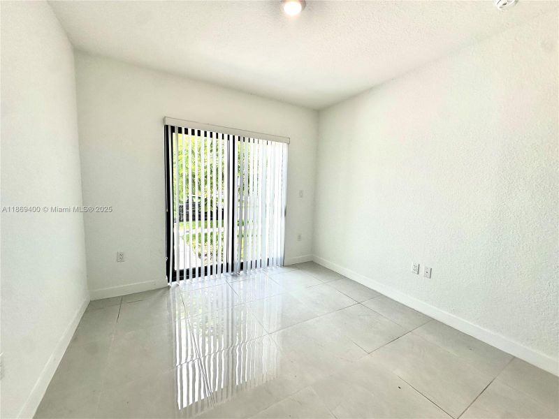 Spacious, unfurnished interior of a new home in , Florida City (Image 11).