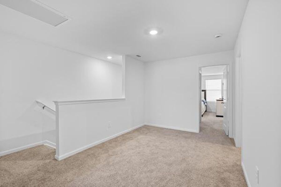 Spacious, unfurnished interior of a new home in , Fort Pierce (Image 19).