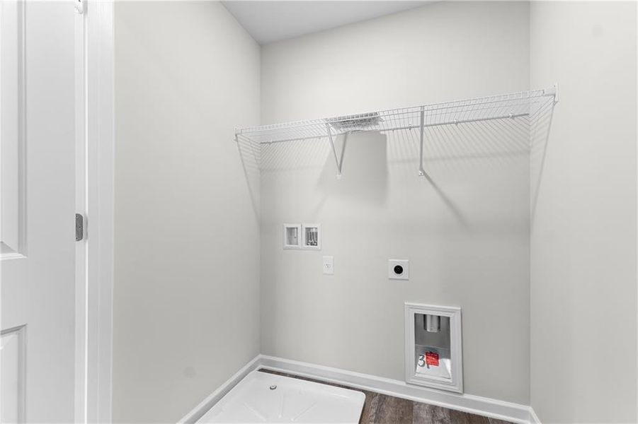 Spacious, unfurnished interior of a new home in The Grove At Mundy Mill, Gainesville (Image 10).