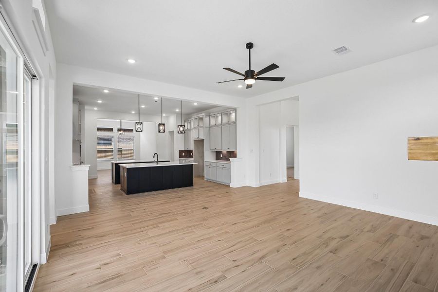 Spacious, unfurnished interior of a new home in Riceland 60',65',70', Old River-Winfree (Image 22).
