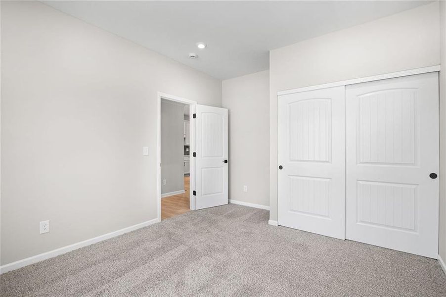 Spacious, unfurnished interior of a new home in Laurel Farms, Dallas (Image 38). Spacious, unfurnished interior of a new home in Laurel Farms, Dallas (Image 38).