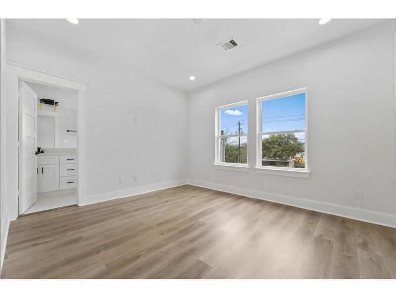 Image 14 of a home in .