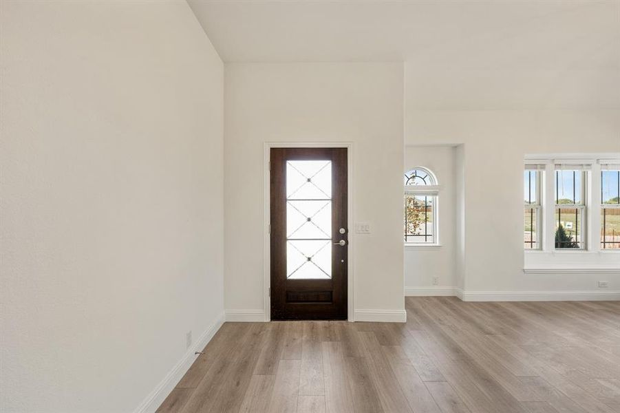 Spacious, unfurnished interior of a new home in East Oak Creek 60-65, Commerce (Image 21).