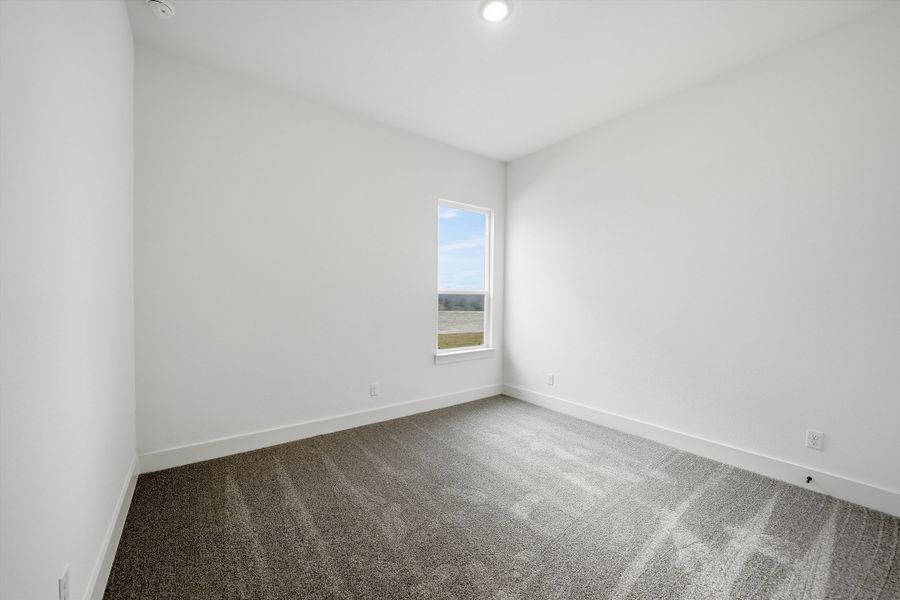 Spacious, unfurnished interior of a new home in Eagle Ridge Estates, Weatherford (Image 33).