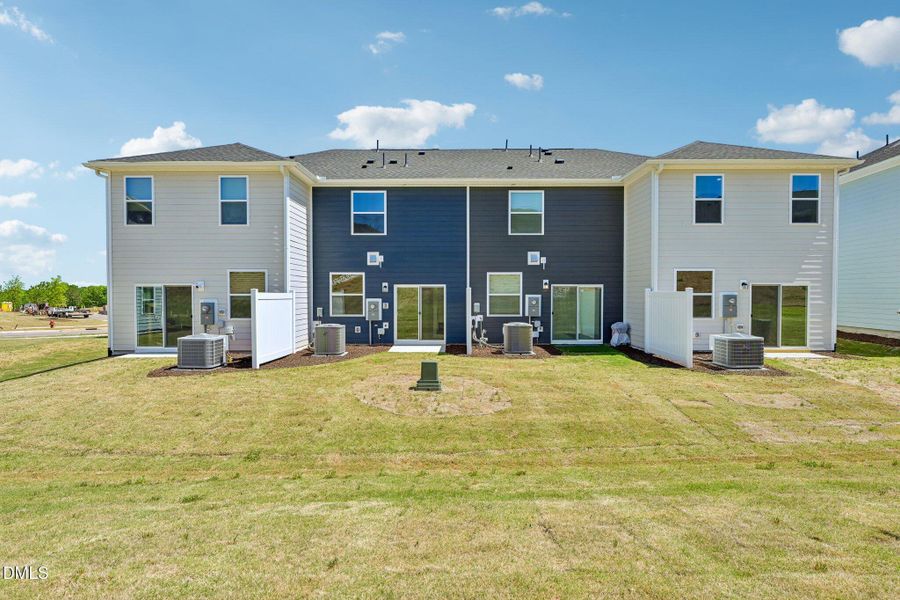 32-web-or-mls-Glen Lyon Drive-S2204-032