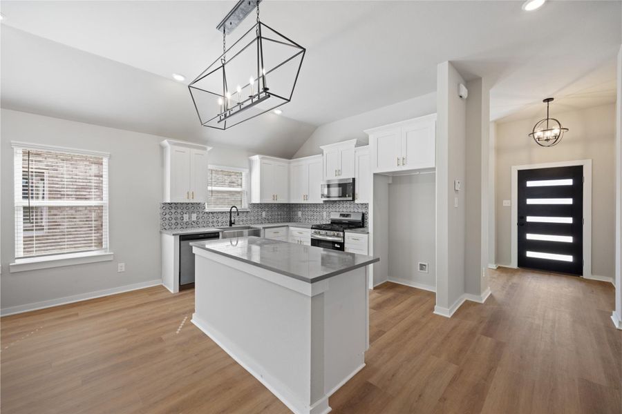 Furnished interior view inside a new home in Kendall Lakes, Alvin (Image 5). Furnished interior view inside a new home in Kendall Lakes, Alvin (Image 5).