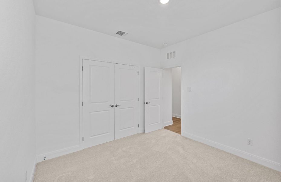 Spacious, unfurnished interior of a new home in Patterson Ranch, Georgetown (Image 37).