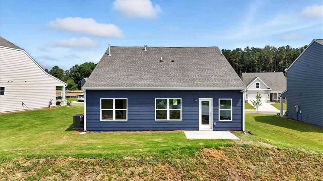 Exterior details and patio area of a home in Salacoa, Calhoun (Image 3).