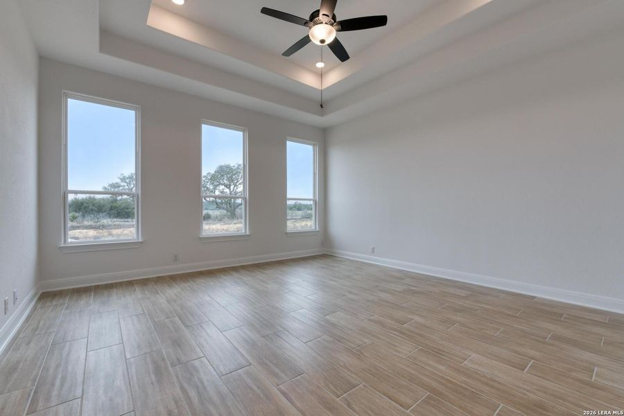 Spacious, unfurnished interior of a new home in Waldsanger, New Braunfels (Image 12).