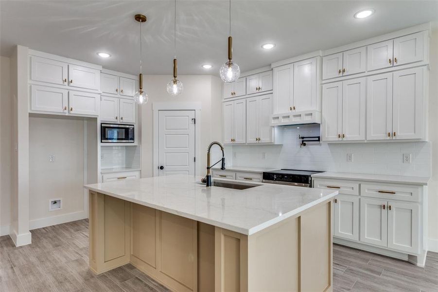 Furnished interior view inside a new home in , Fort Worth (Image 7).