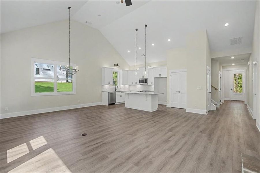 Spacious, unfurnished interior of a new home in , Dallas (Image 35).