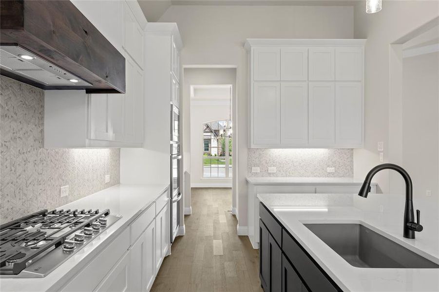 Furnished interior in a model home at Gideon Grove, Phase 2 in Rockwall (Image 8).