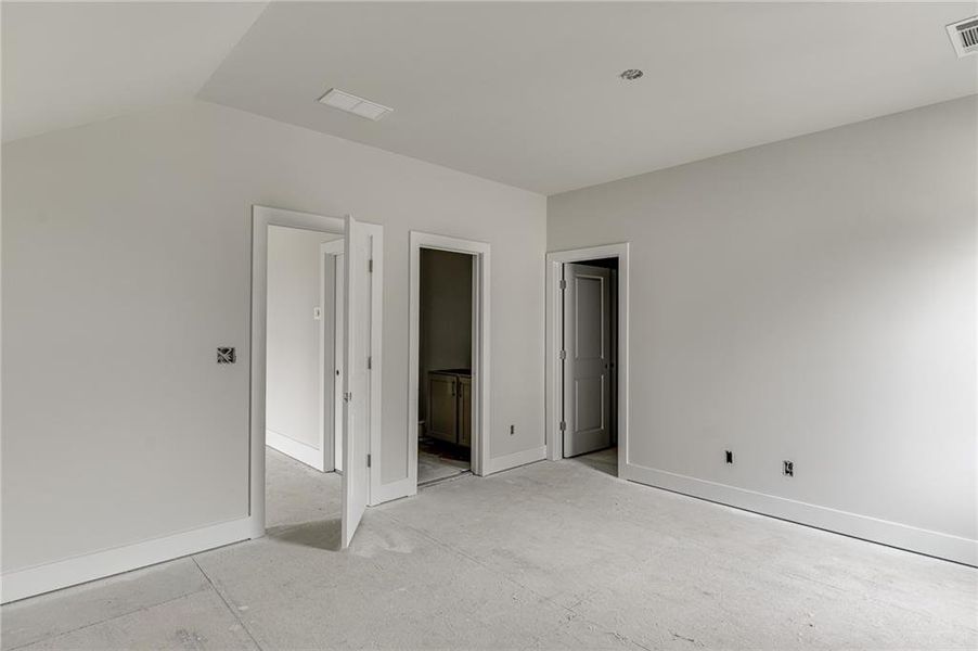 Spacious, unfurnished interior of a new home in , Buford (Image 9).
