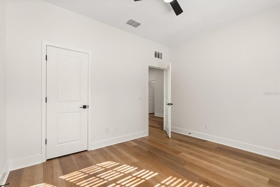 Spacious, unfurnished interior of a new home in , Debary (Image 24).