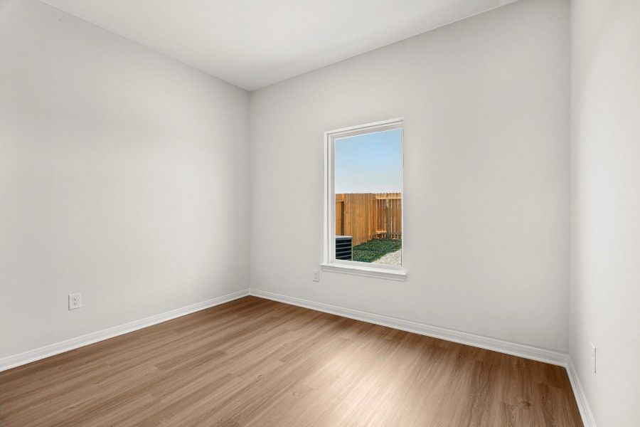 Spacious, unfurnished interior of a new home in Freeman Ranch, Katy (Image 15).