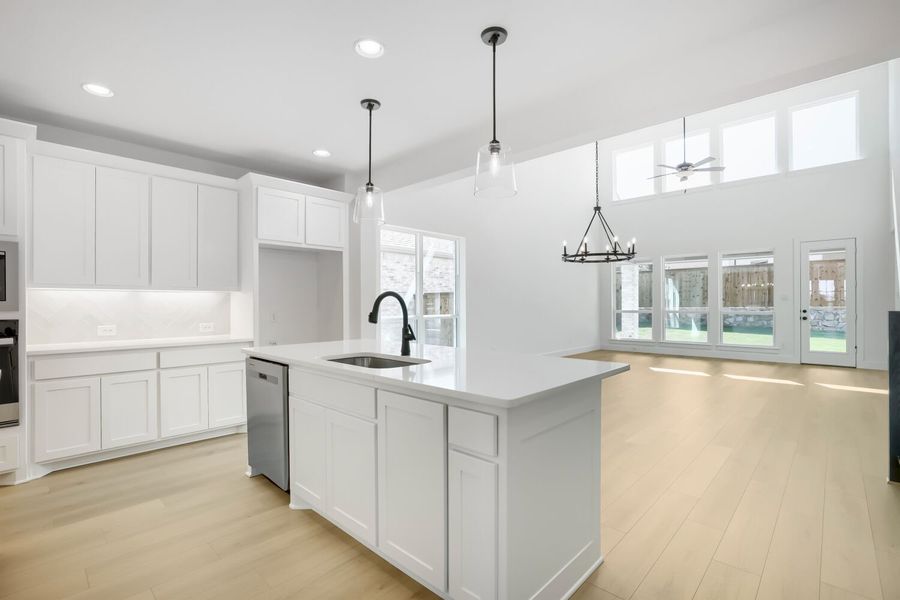 2615 Cedar - Kitchen