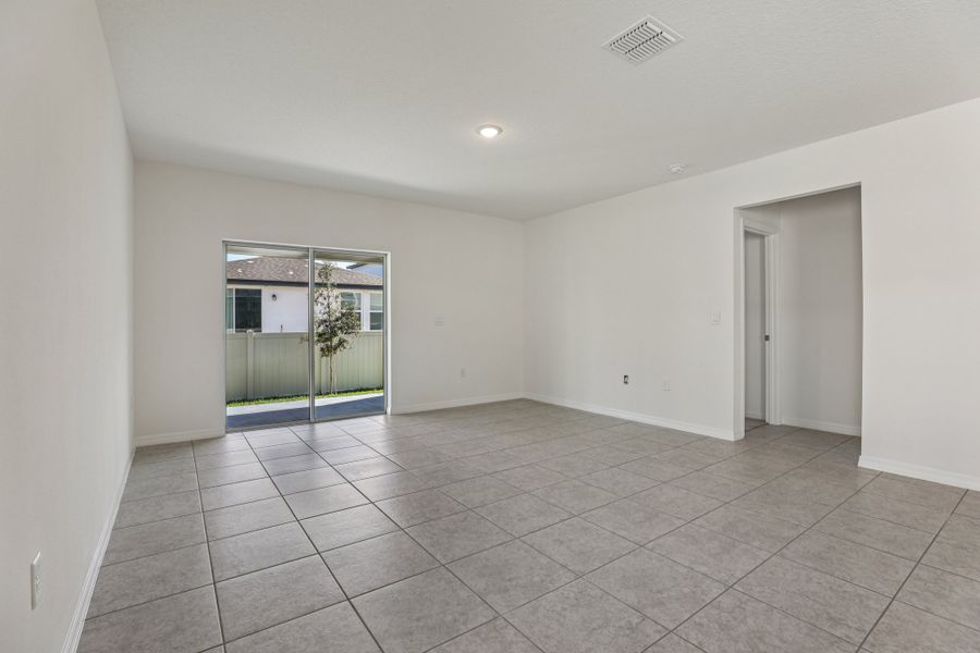 Representative unfurnished interior of a home built from the Vista by Maronda Homes in Heritage Station, Punta Gorda (Image 15).