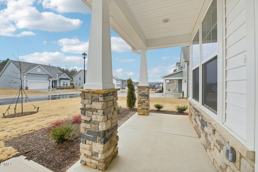 5-web-or-mls-Winding Crk Dr-S0502-005