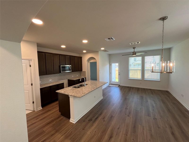 42" cabinets with Dallas White granite countertops 42" cabinets with Dallas White granite countertops