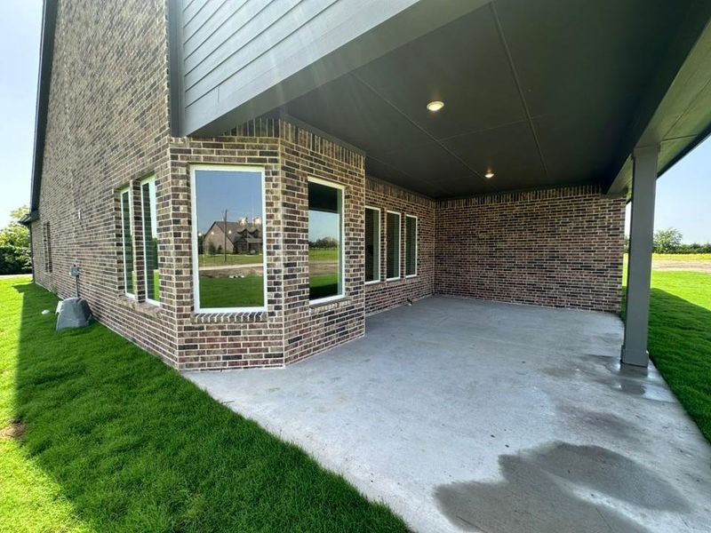 Exterior details and patio area of a home in , Leonard (Image 20).