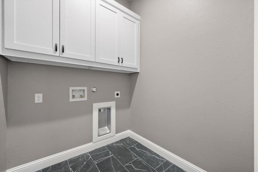 Spacious, unfurnished interior of a new home in , Grandview (Image 23).