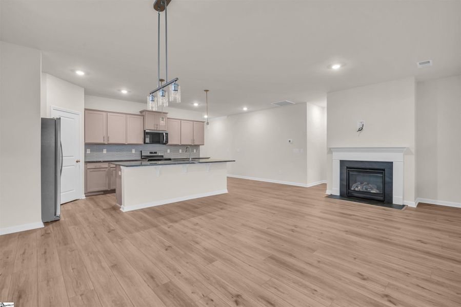 Spacious, unfurnished interior of a new home in Halton Oaks, Spartanburg (Image 19). Spacious, unfurnished interior of a new home in Halton Oaks, Spartanburg (Image 19).