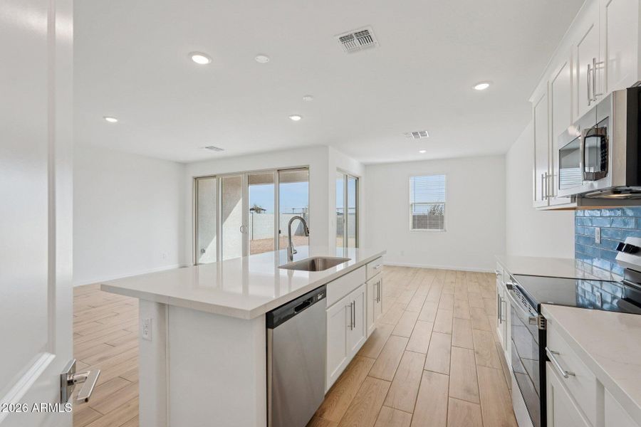 15-web-or-mls-S 95th Dr-S2201-015r