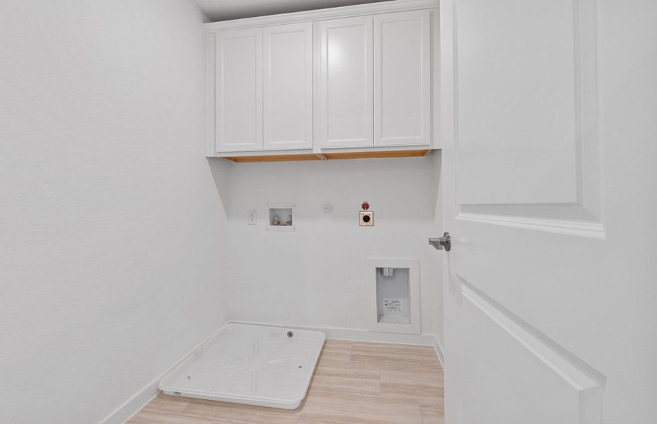 Spacious, unfurnished interior of a new home in Wolf Ranch, Georgetown (Image 20). Spacious, unfurnished interior of a new home in Wolf Ranch, Georgetown (Image 20).