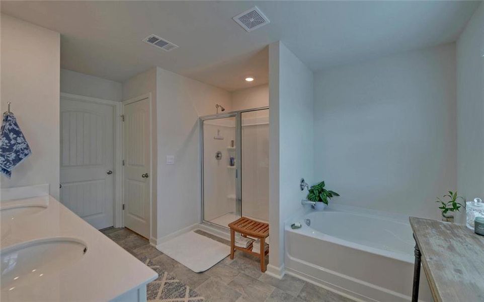 Furnished interior view inside a new home in , Dahlonega (Image 6).