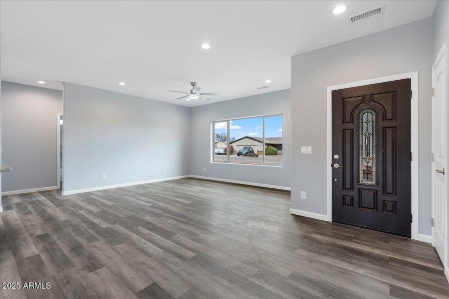 05-Entry & Living Room 05-Entry & Living Room