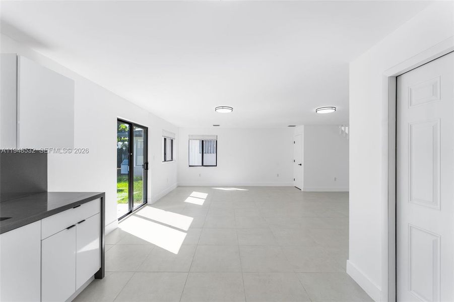 Spacious, unfurnished interior of a new home in , Miami (Image 13).