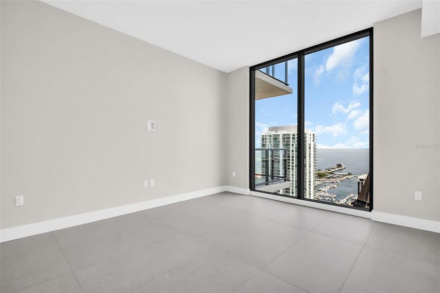 Spacious, unfurnished interior of a new home in , St. Petersburg (Image 68).