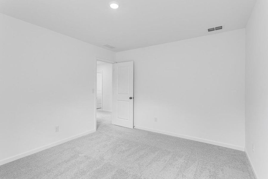 Spacious, unfurnished interior of a new home in Heritage River, Euharlee (Image 19).