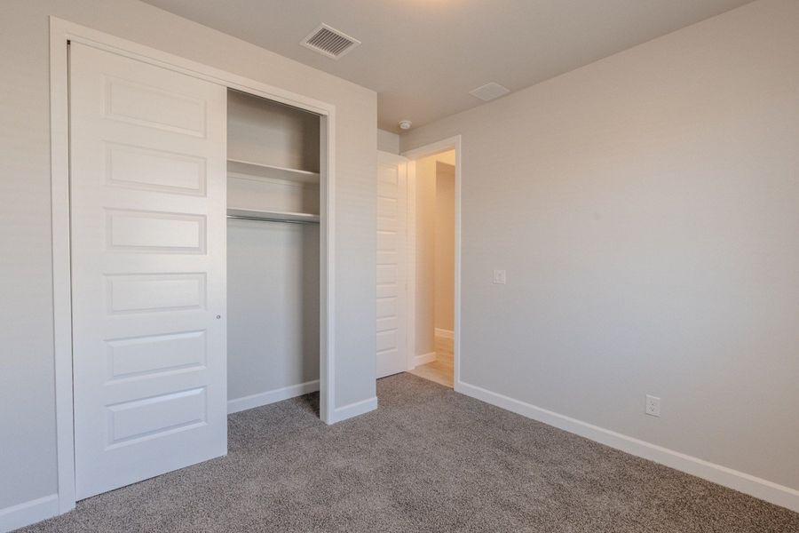 Spacious, unfurnished interior of a new home in Paseo Del Este, El Paso (Image 32).