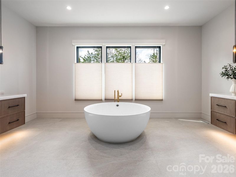 Image 47 of a home in .