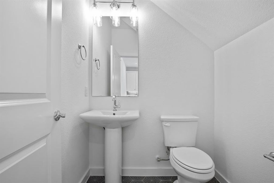 016-1422AzaleaDrive-Melissa-TX-75454-Bathroom2.jpg-FULL