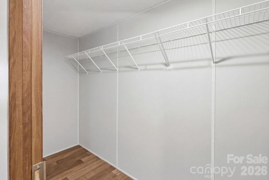 Spacious, unfurnished interior of a new home in , Lincolnton (Image 12).