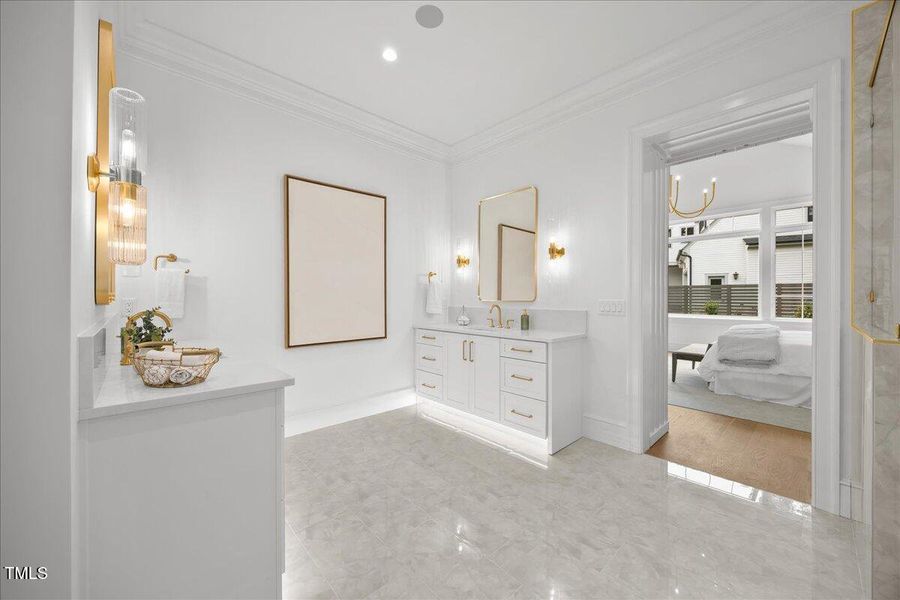 054-2A1A8332 054-2A1A8332