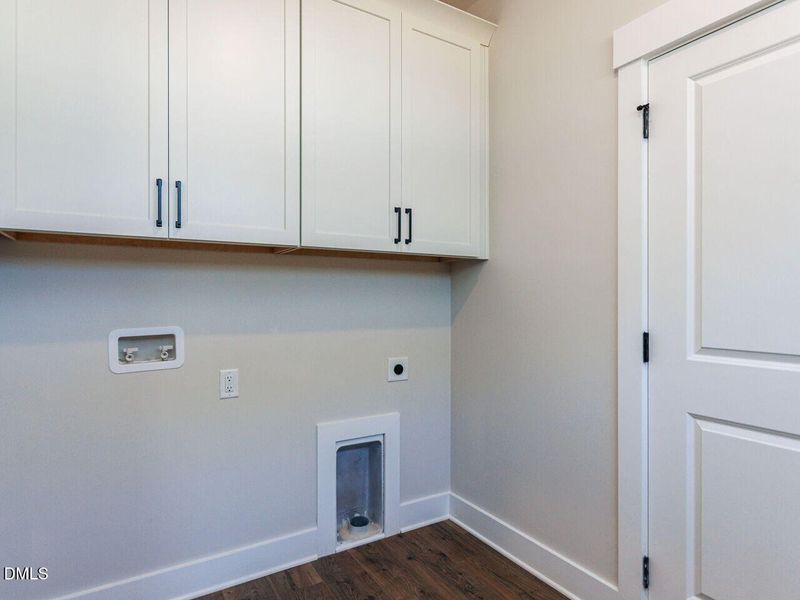 018-1280x960-laundry-room