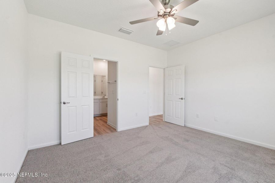 Spacious, unfurnished interior of a new home in Panther Creek, Jacksonville (Image 14).
