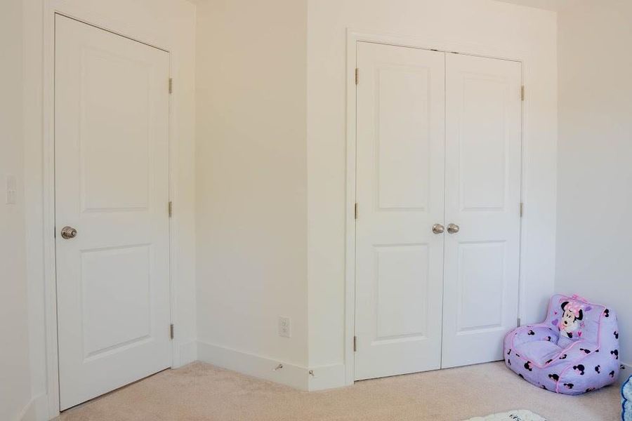 Spacious, unfurnished interior of a new home in Park at Ansleigh Farms, Dallas (Image 45).
