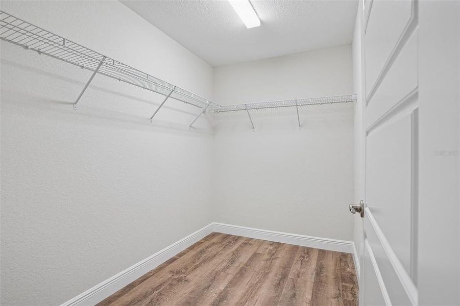 Spacious, unfurnished interior of a new home in , Ocala (Image 16).