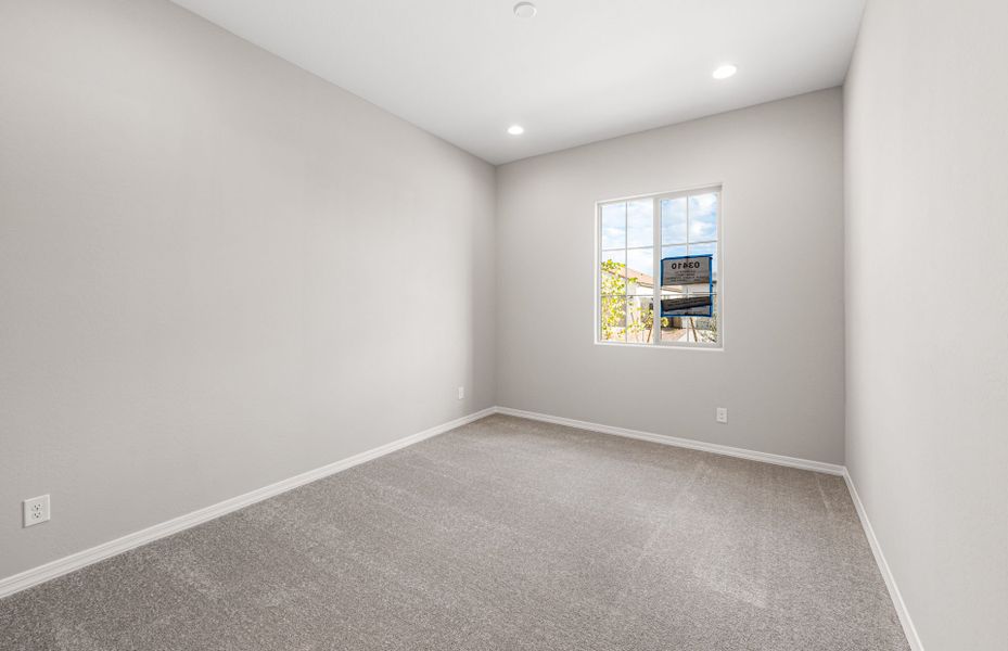Spacious, unfurnished interior of a new home in Artisan at Asante, Surprise (Image 15).