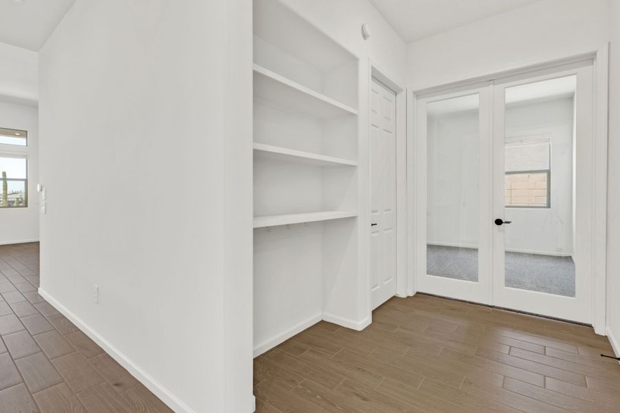 Spacious, unfurnished interior of a new home in Saguaro Reserve II, Marana (Image 10). Spacious, unfurnished interior of a new home in Saguaro Reserve II, Marana (Image 10).
