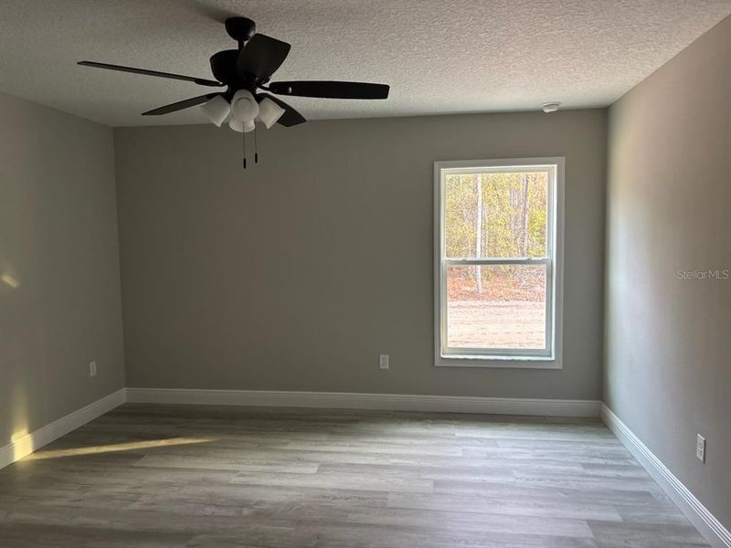 Spacious, unfurnished interior of a new home in , Dunnellon (Image 12).